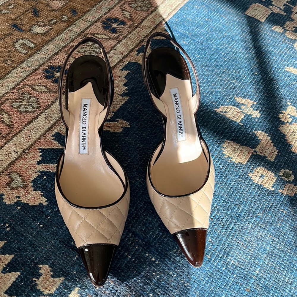 Neverworn dark chocolate and quilted tan sling back high heel. Height 2.5-3”.
